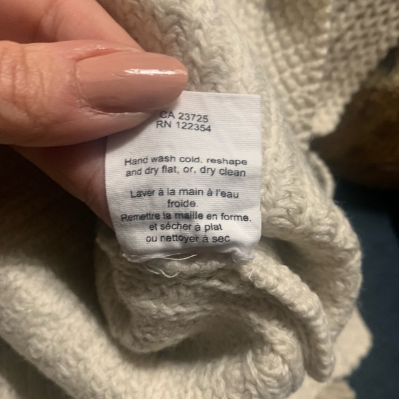 Aritzia wilfred merino wool sweater vest - Picture 6 of 6